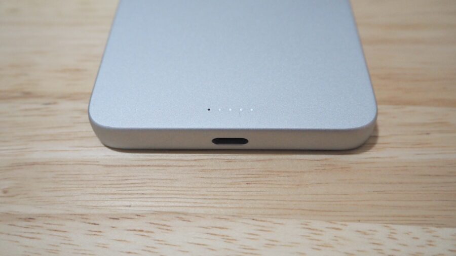 インジケータとUSB-C