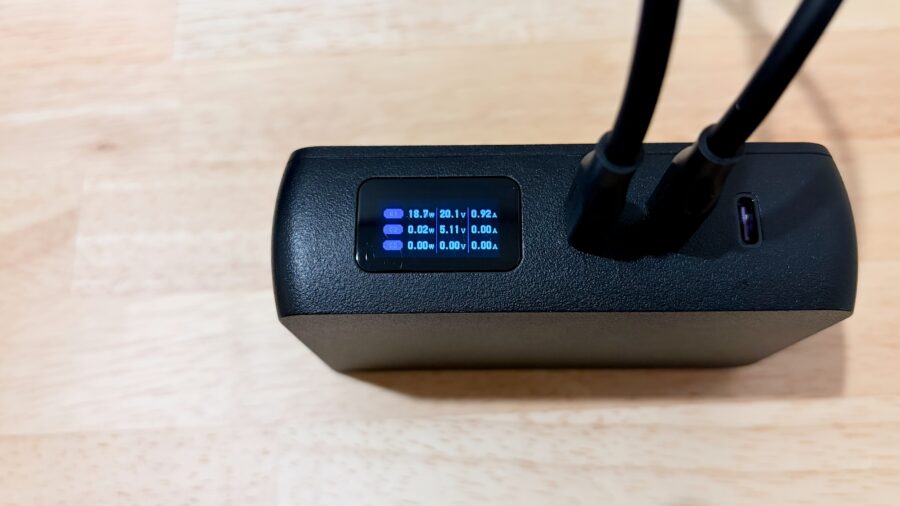 複数充電時の出力状況をディスプレイで確認できるCIO SMARTCOBY Pro PLUGⅡ