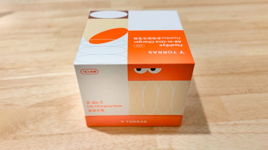 TORRAS Flasheye充電器の製品外箱