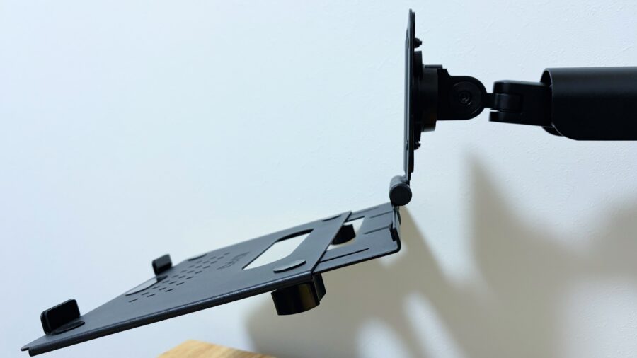 VESAマウントより下側に台座が伸びたノートPCマウントの設計