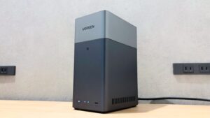 UGREEN NASync DH2300 右斜めからの外観