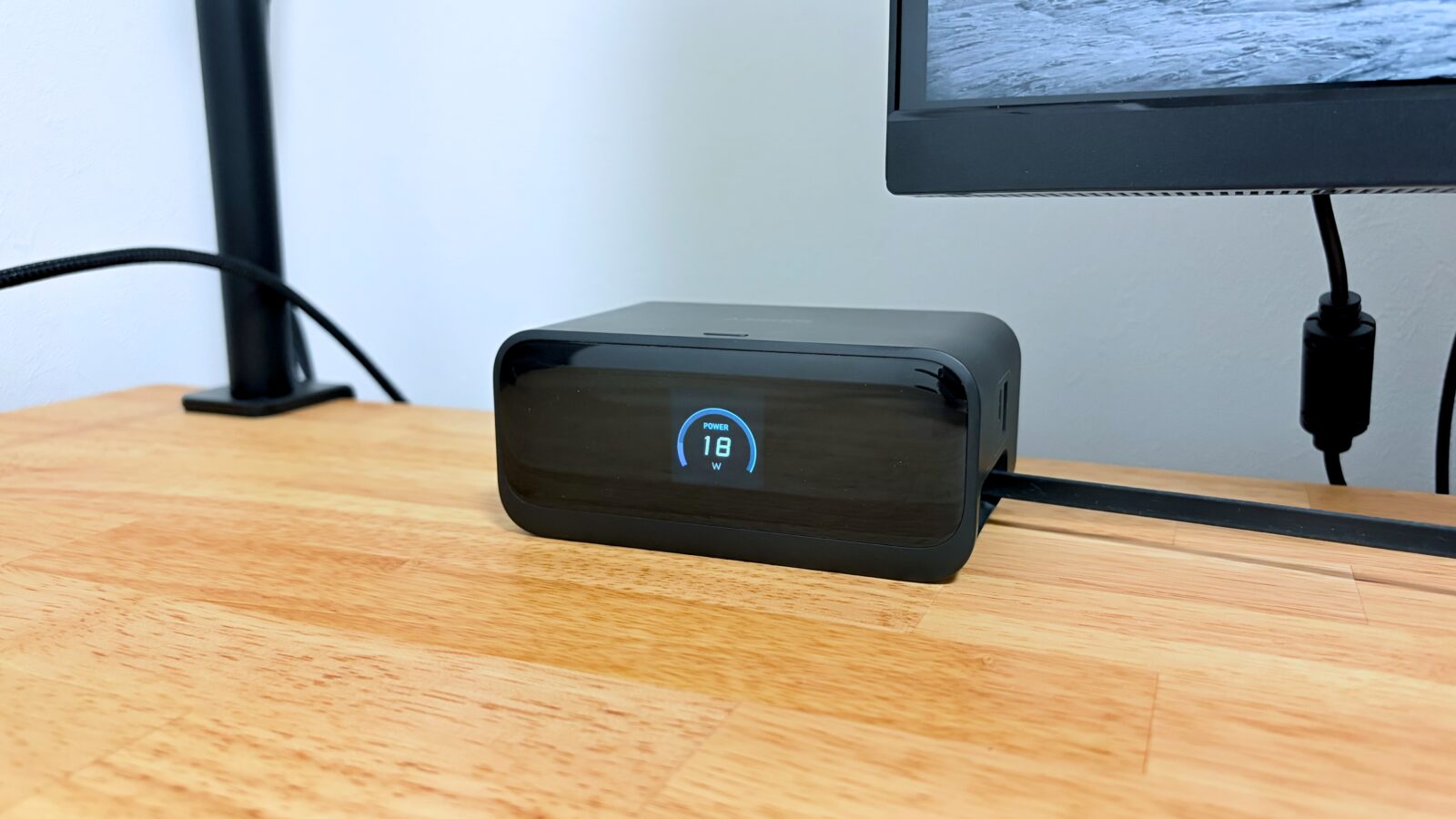 Anker Nano Charging Stationを設置したデスク環境